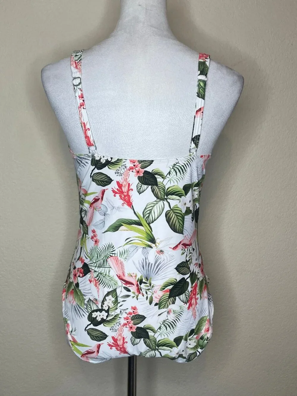 Nip Tuck Swim Tropical White Floral One Piece Swimsuit Size 12 Resortcore